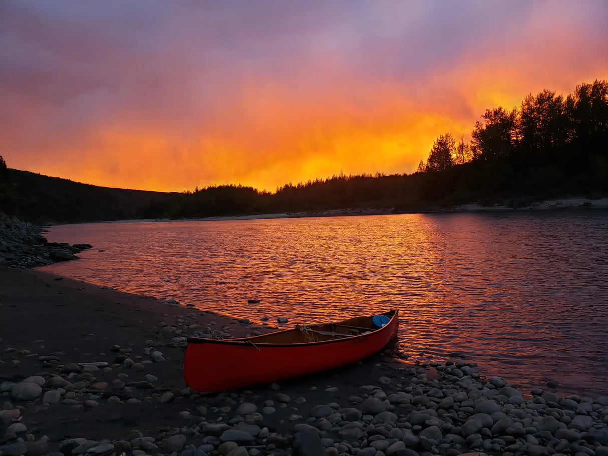Clipper Canoe Prospector 16' Fiberglass