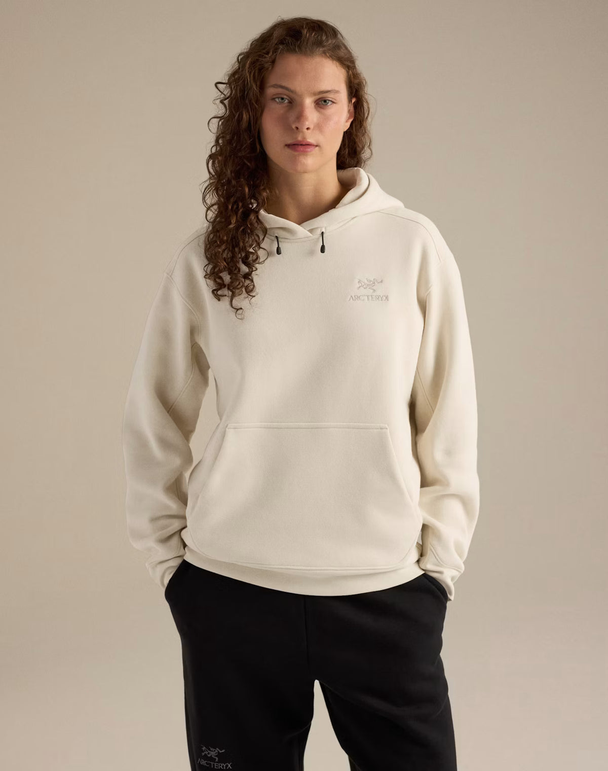 Sweat à capuche en polaire emblème Arc'teryx pour femme