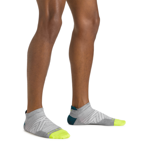 Darn Tough Run No-Cushion Ultra-Lightweight Running No-Show Tab Sock Men's 1033