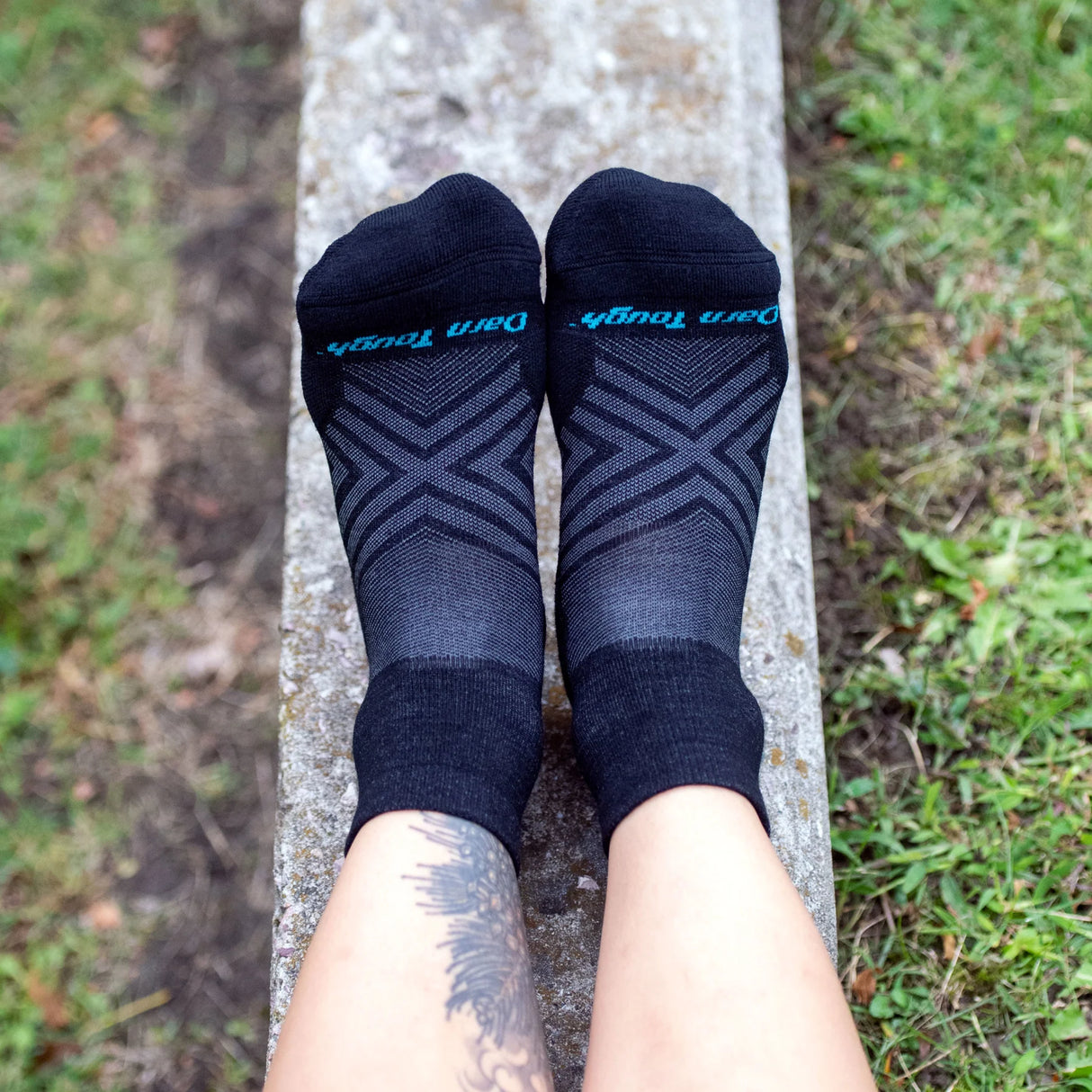 1044_Run_Black_LS