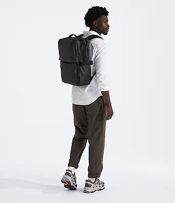 The North Face Voyager Daypack 26L